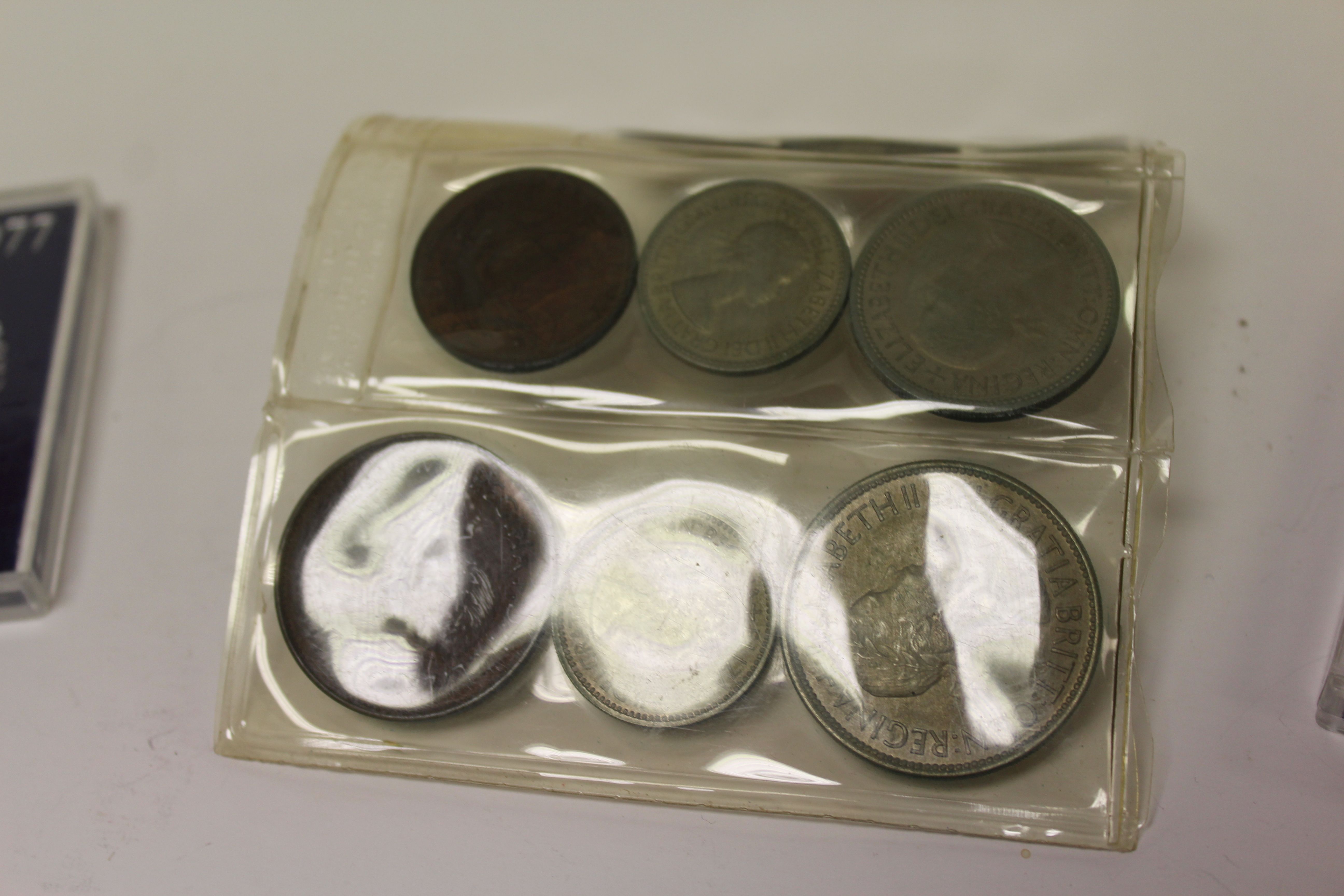 Coinage to include half crowns, Commemorative crowns, penny, half pennies, two shillings, shillings, - Image 3 of 3