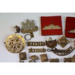 Small collection of military Regimental Badges & Buttons.