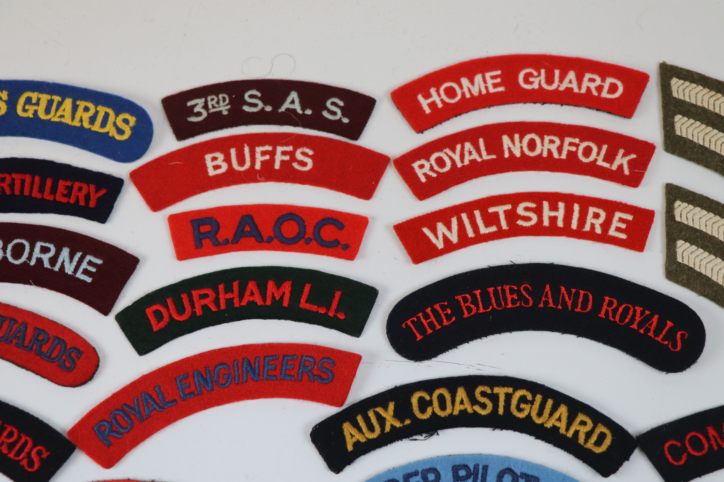 Collection Of Military Cloth Stripes And Shoulder Patches, Various Regiments. Approx 45 Patches In - Image 2 of 2