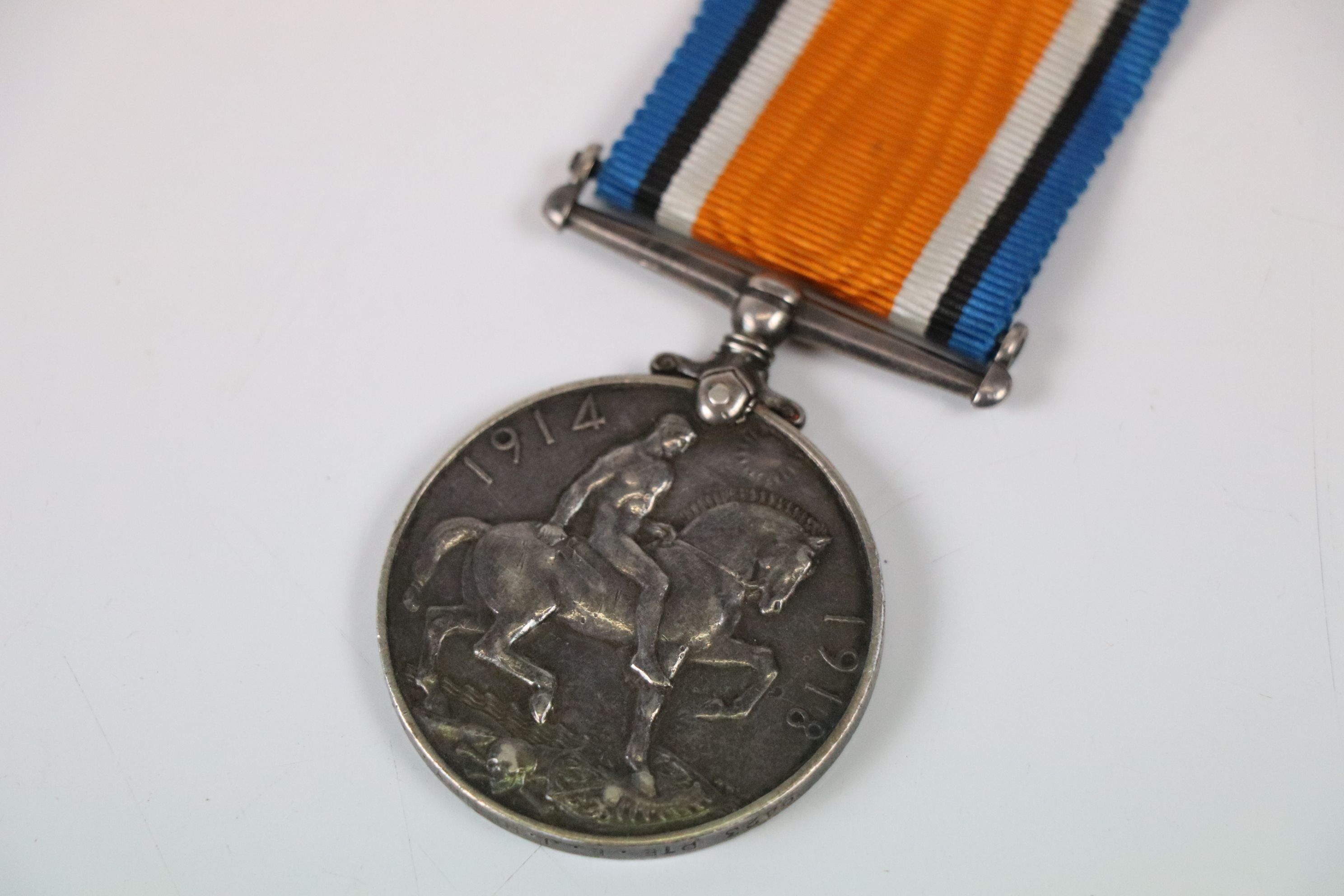 A full size WW1 British War Medal issued to : 9423 PTE. E.J. HENDY Somerset Light Infantry.