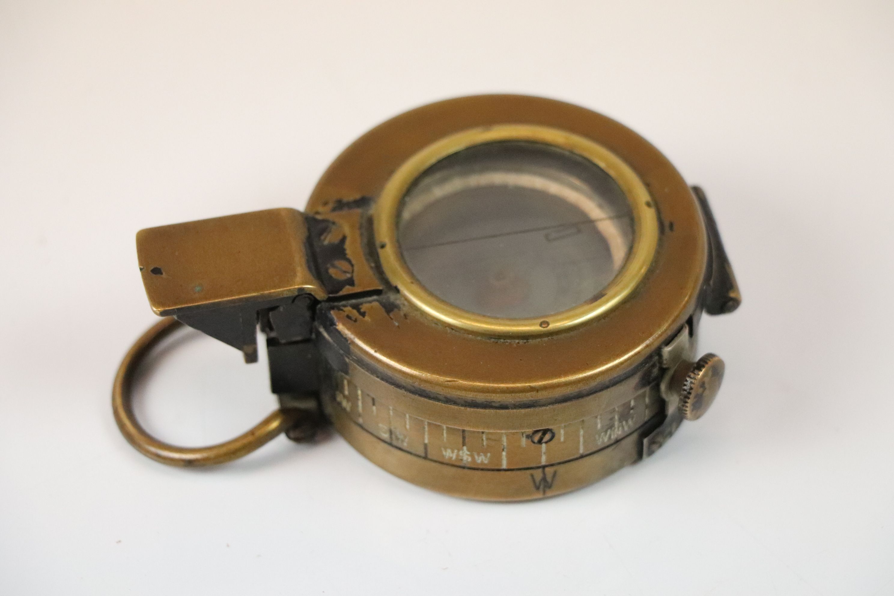 A 1940 British WW2 MkIII Military Compass By T.G. Co Ltd No.33255.