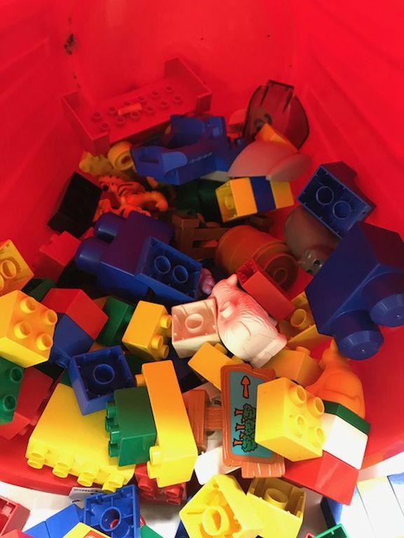 Large Tub of Lego Duplo Blocks plus some animals and figures - Image 4 of 4