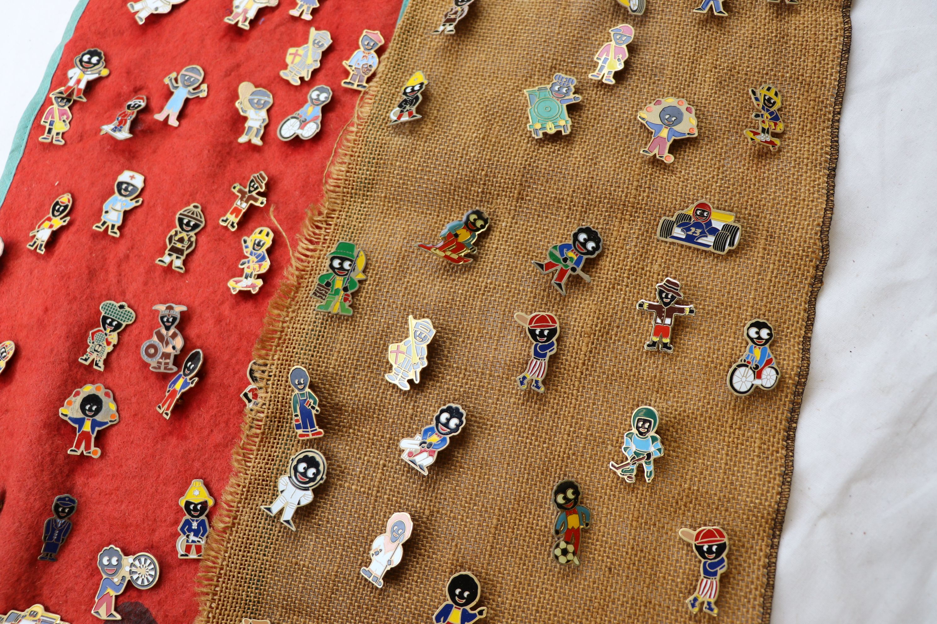 Various enamelled souvenir pin badges (q) - Image 6 of 7