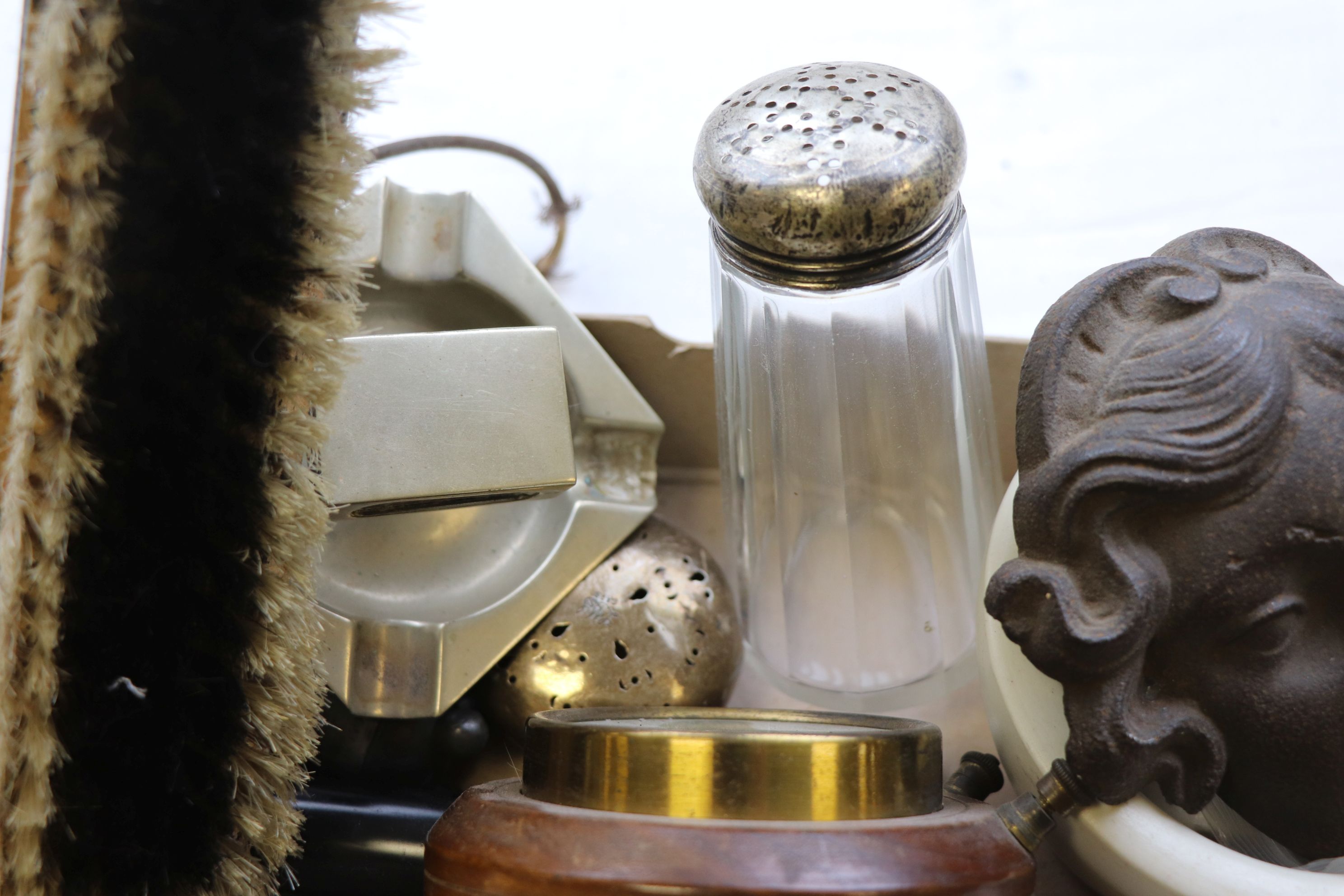 Mixed items to include brush with silver initials, silver topped sugar sifter, ashtray, egg shaped - Image 5 of 5