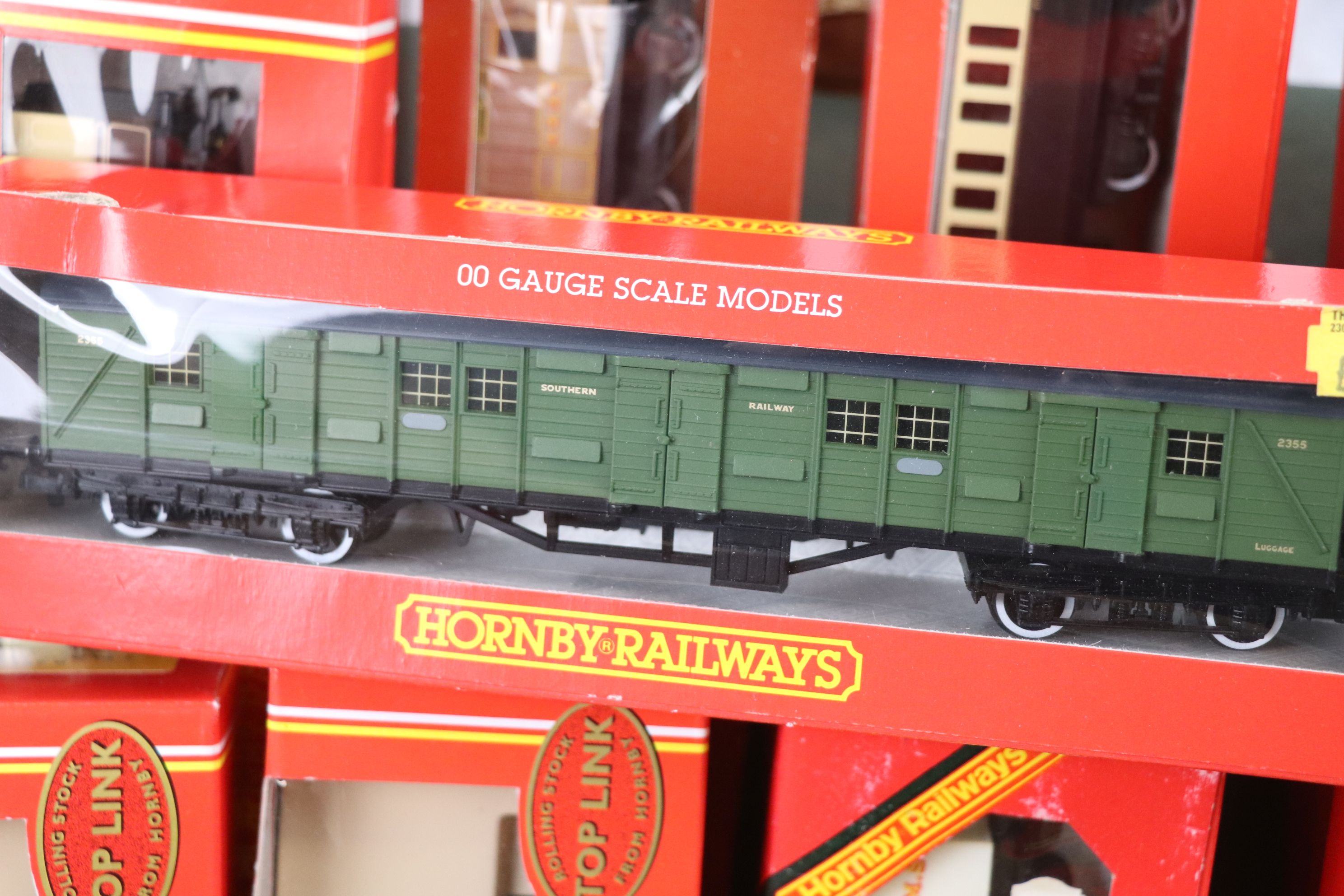 24 Boxed Hornby OO gauge items of rolling stock featuring coaches and wagons - Image 3 of 4