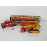 Boxed Matchbox Lesney K-8 Prime Mover and Transporter with Caterpillar Tractor. Diecast gd with very