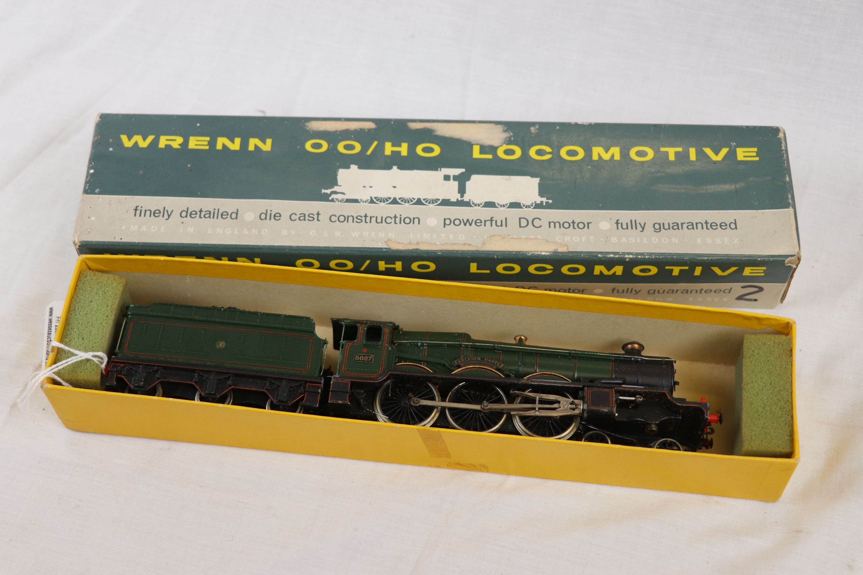 Hornby Dublo Farleigh Castle 5027 locomotive with tender contained within a Wrenn box - Image 2 of 3
