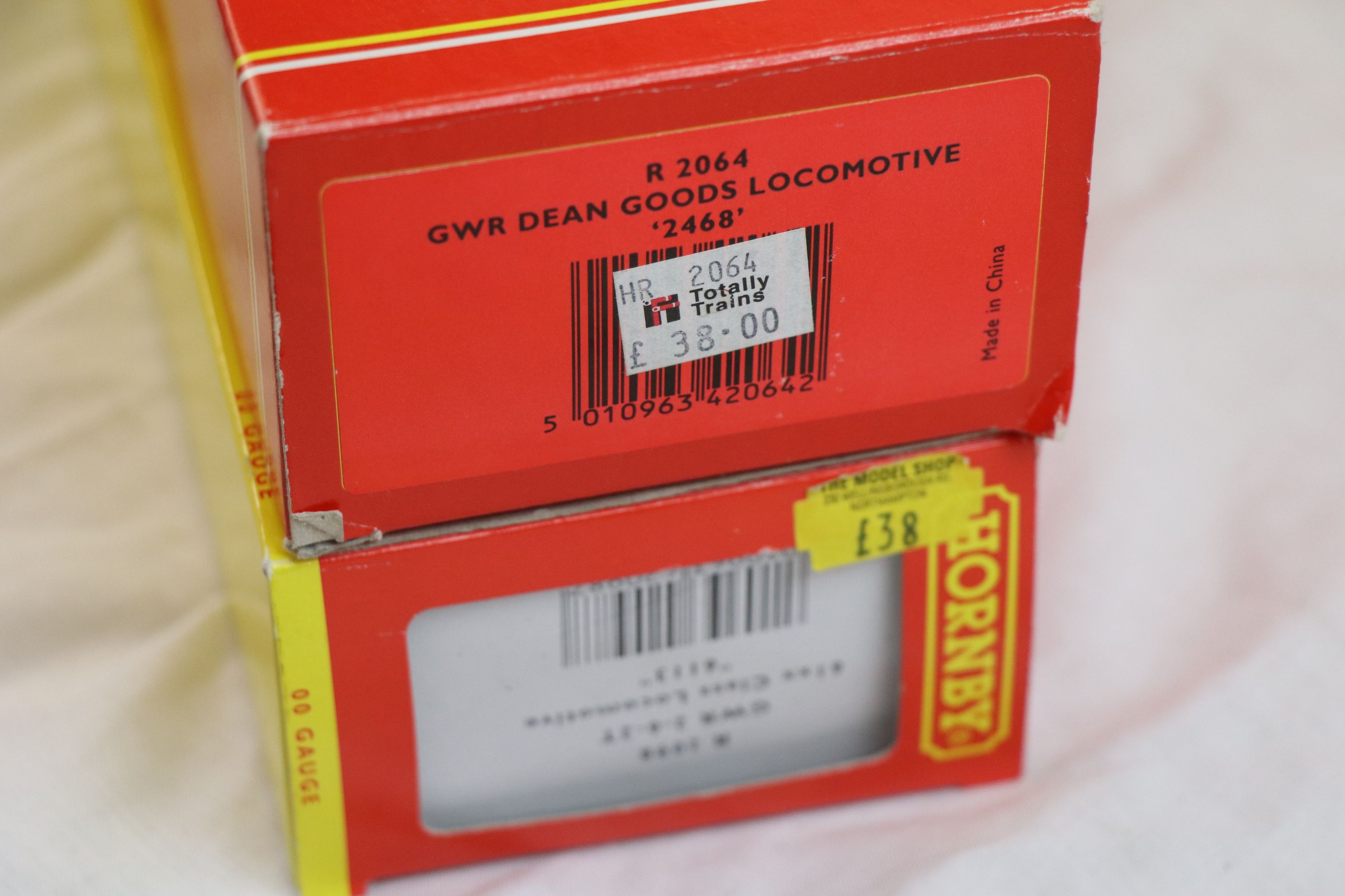 Two boxed Hornby OO gauge engines to include R2064 GWR Dean Goods Locomotive 2468 and R2098 GWR 2- - Image 2 of 3