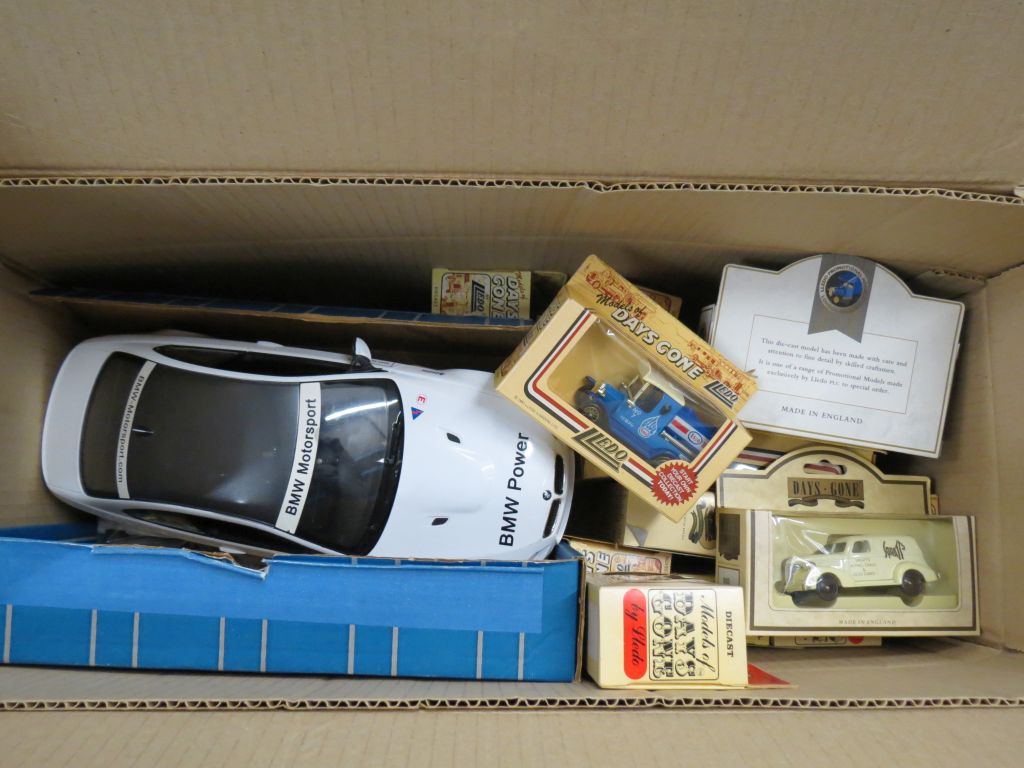 Quantity of diecast models to include boxed Lledo and unboxed Corgi, Matchbox etc