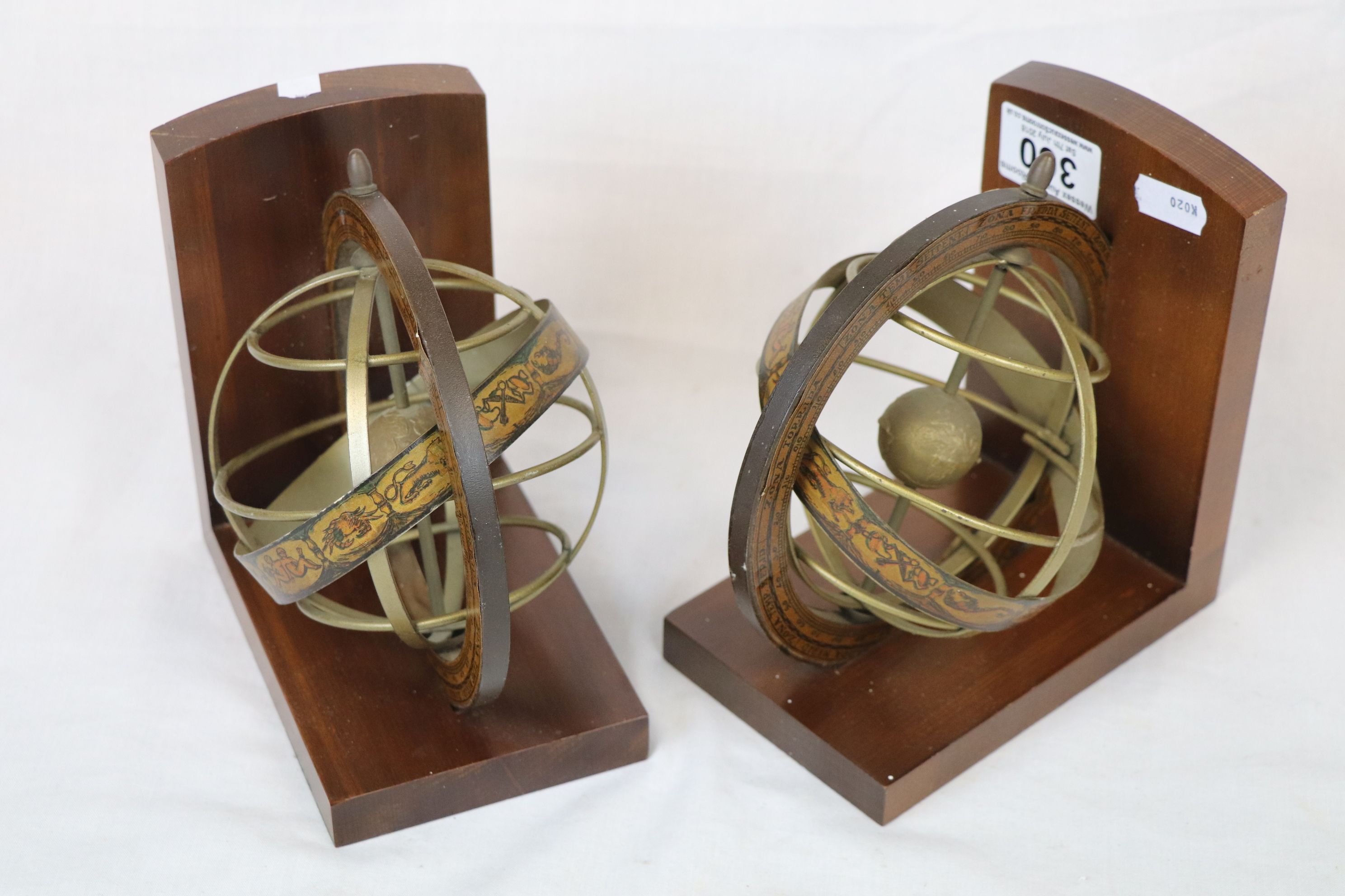 Pair of wooden Bookends with spinning Globe design - Image 2 of 6