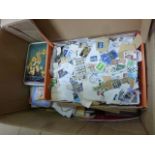 Stamps, an accumulation of several hundred stamps, mainly loose UK issues, together with a few FDCs,