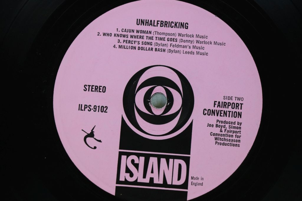 Vinyl - Fairport Convention Unhalfbricking Island ILPS9102 Stereo, first pressing with pink 'Island' - Image 7 of 8