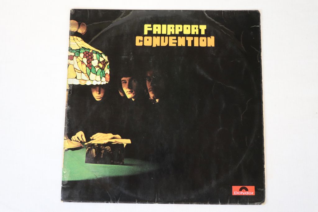 Vinyl - Fairport Convention self titled Polydor 582035 Mono, fully laminated sleeve has some