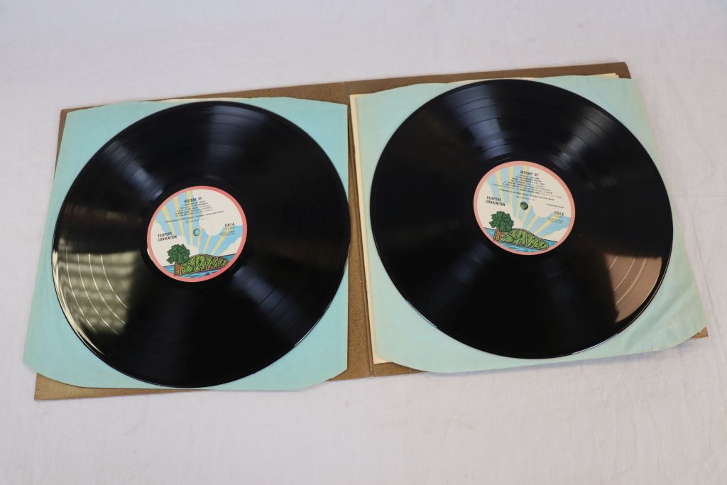 Vinyl - Four Fairport Convention LPs to include Liege and Lief (ILPS 9115), pink label with 'i' - Image 16 of 23