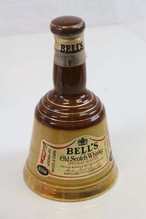 A boxed unopened bottle of Dimple Old Blended Scotch Whisky together with a bottle of Bells Old - Image 3 of 4