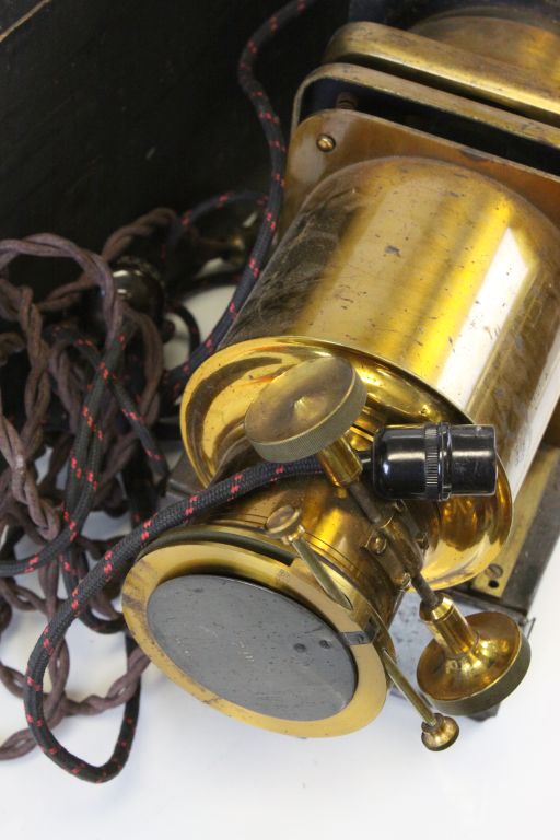 Large wooden cased Brass & Metal Magic Lantern - Image 2 of 4