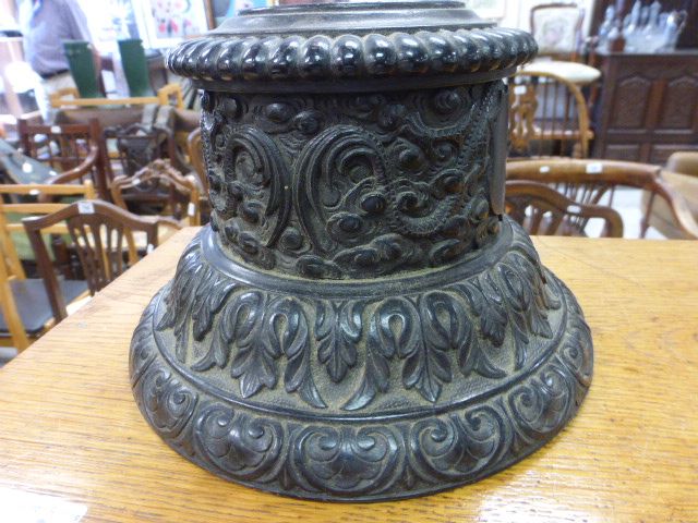 Oriental Hardwood stand with Dragon & shield carving - Image 3 of 7