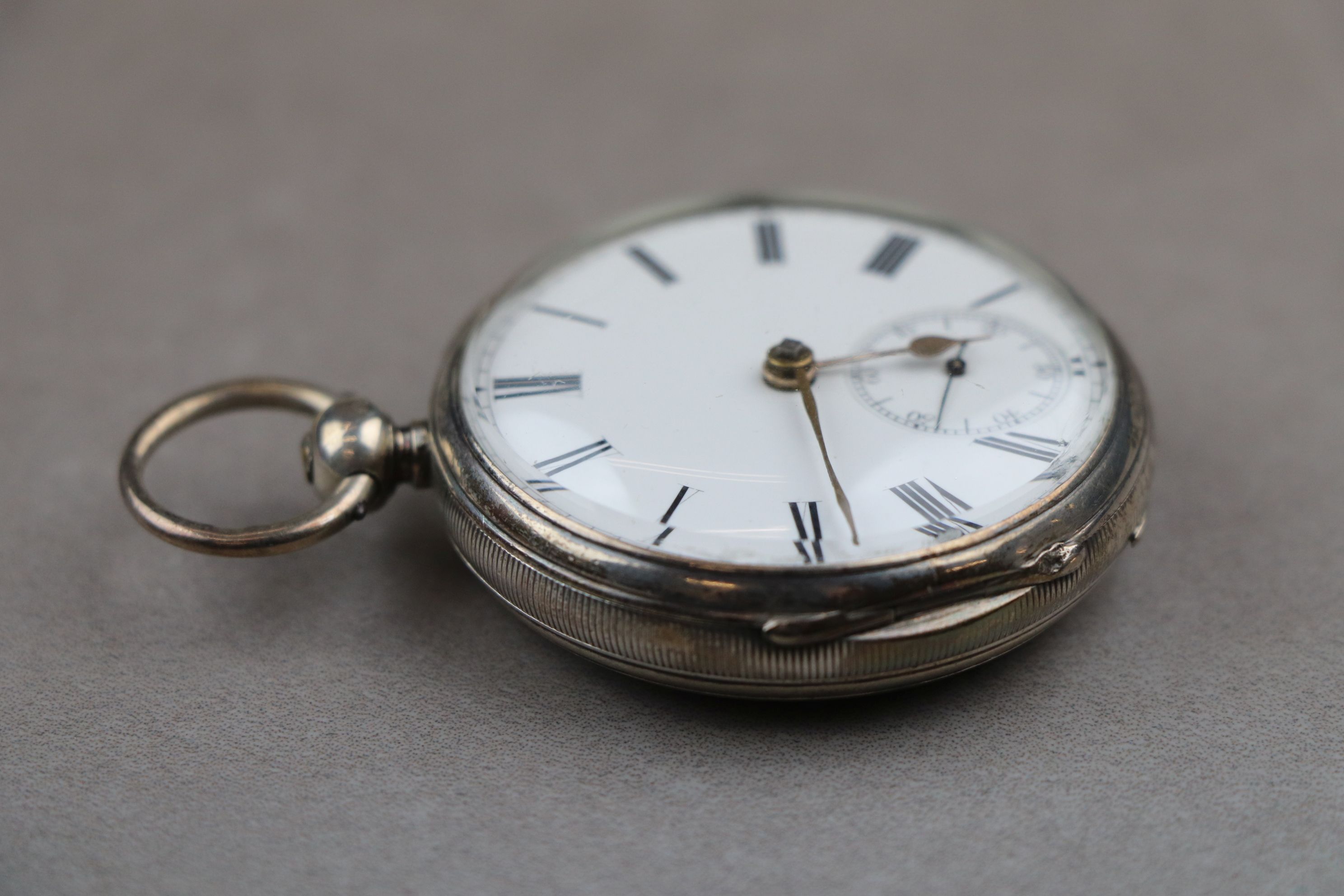 Victorian silver open face key wind pocket watch, white enamel dial and subsidiary seconds dial ( - Image 3 of 4