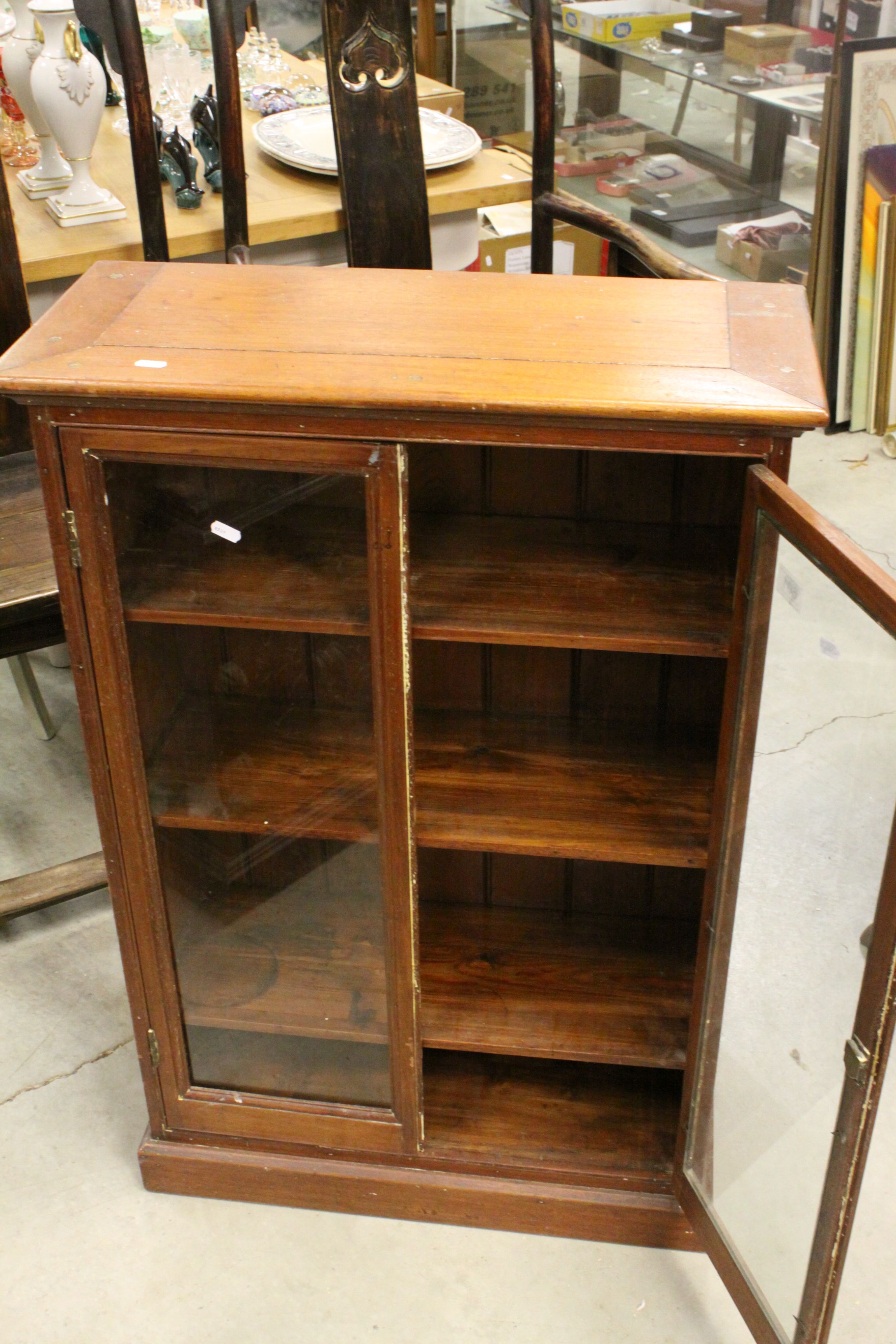 Small 19th century Mahogany Glazed Bookcase, 66cms wide x 99cms high - Image 5 of 5