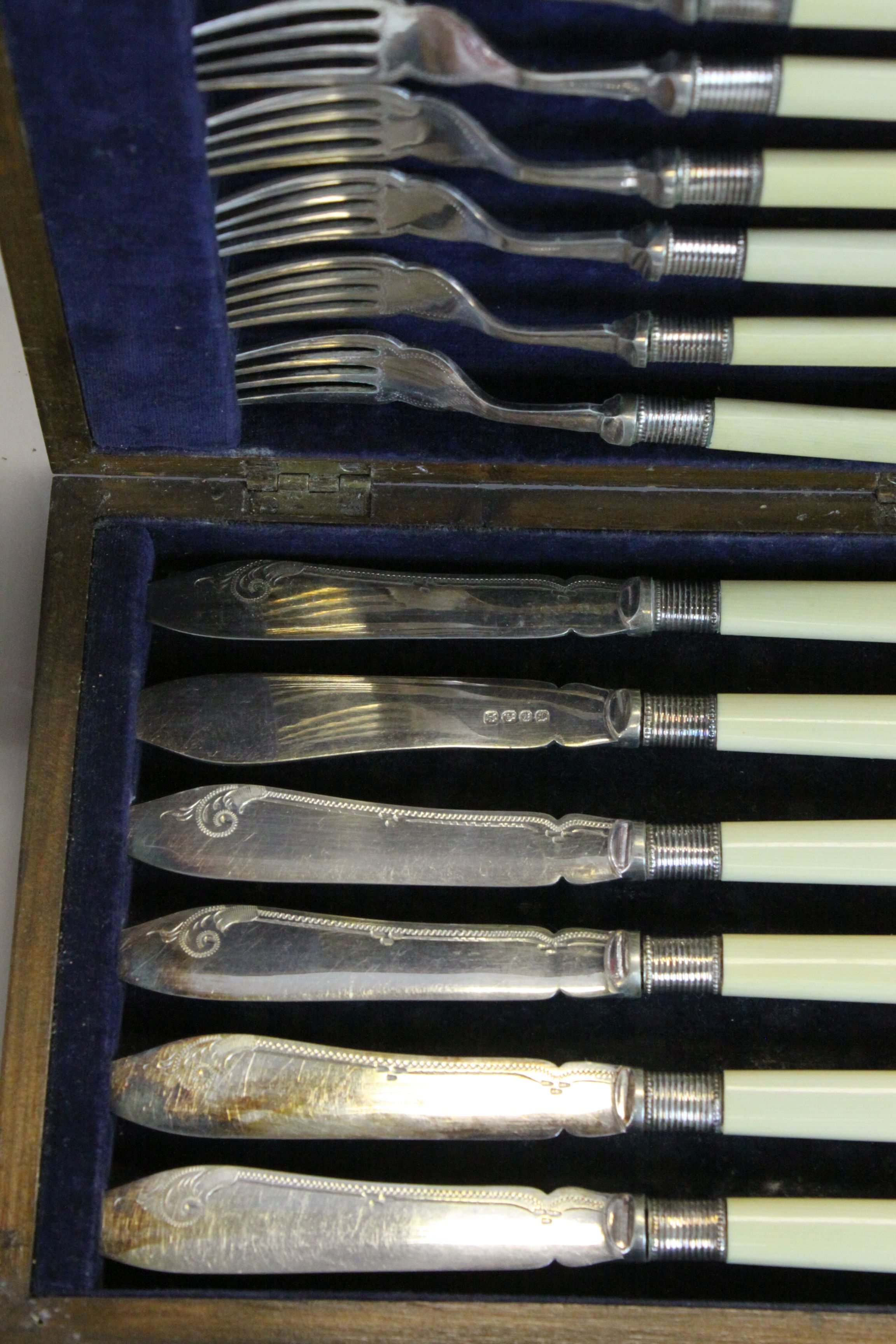 Canteen of Silver Plated Cutlery by Cooper Ludlam, six place setting plus a Cased Set of Fish Knives - Image 5 of 5