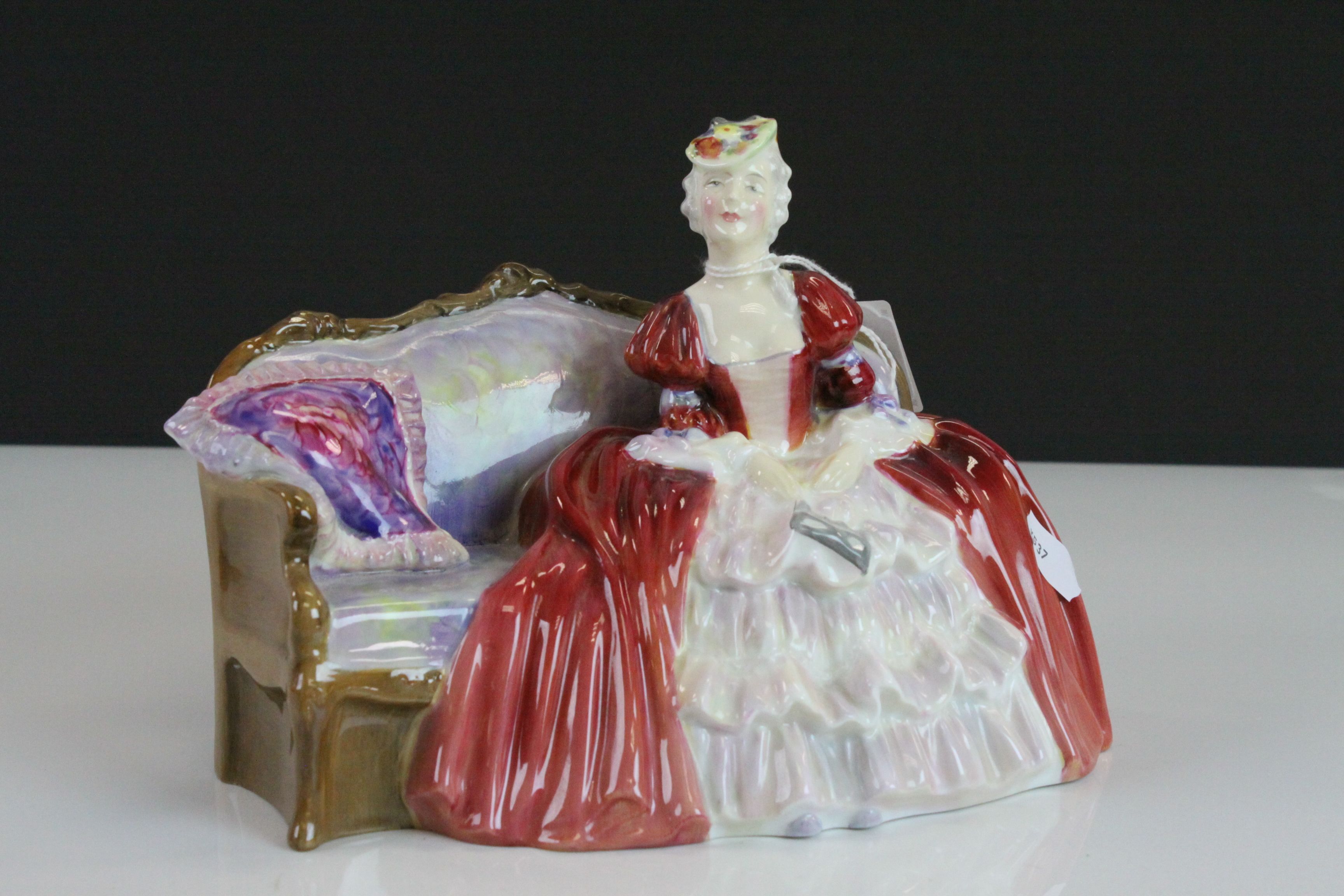 Royal Doulton ceramic figurine "Belle of the Ball"