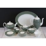 Extensive Wedgewood dinner service in Green & White