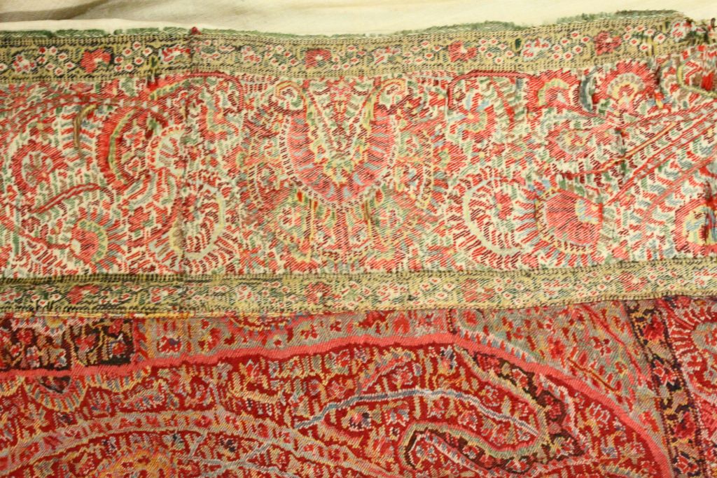 Late 19th / Early 20th century Woven Paisley Cloak - Image 3 of 5