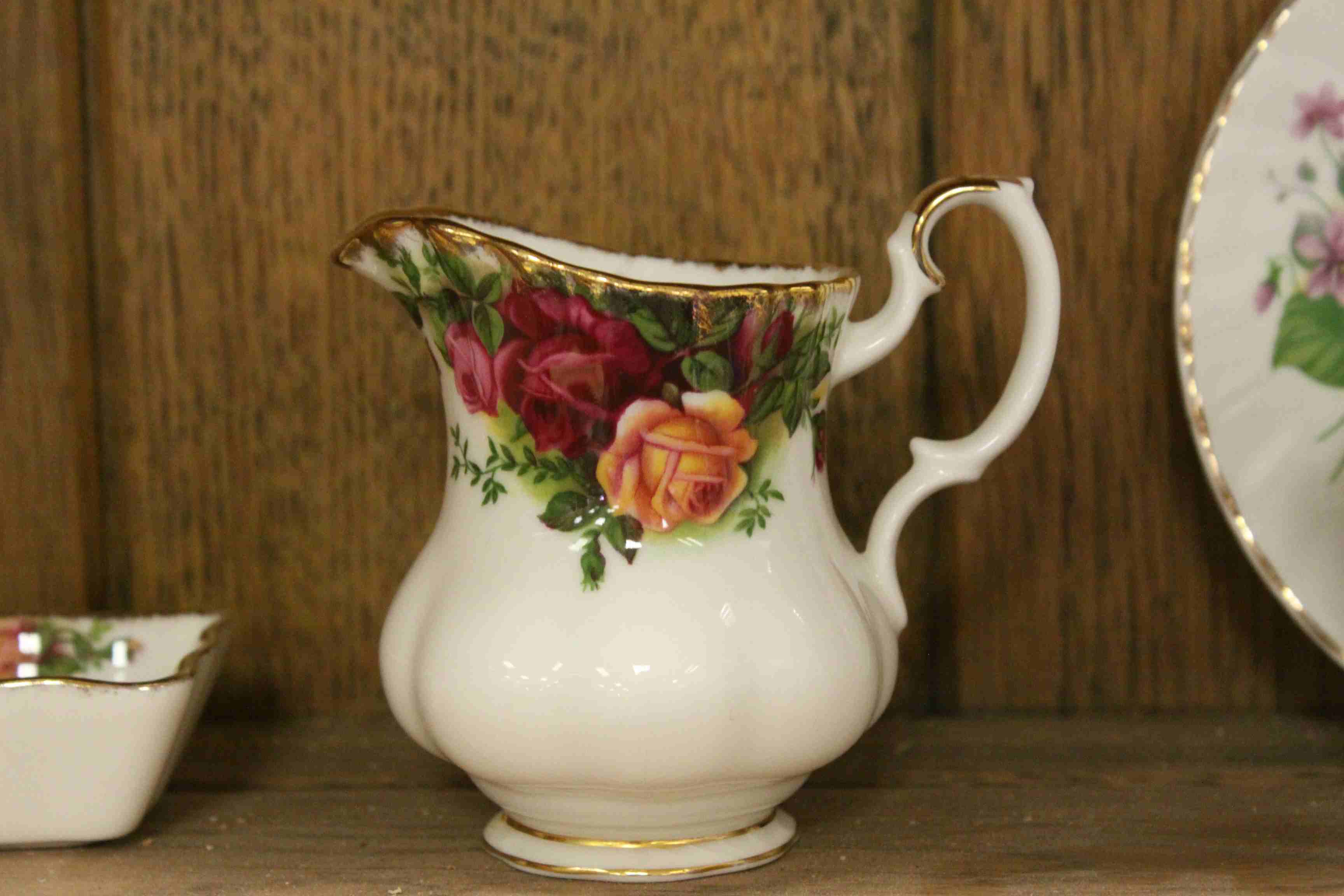 Royal Albert Old Country Roses including Four Coffee Cups and Saucers, Six Tea Cups and Saucers, - Image 4 of 7