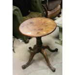 19th century Mahogany Circular Lamp Table raised on a Pedestal Support and Four Splay Legs with