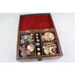 Vintage costume jewellery to include circa 1950s and 1960s, mostly brooches, rhinestones,