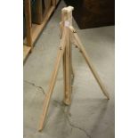 Pine Folding Artist's Easel