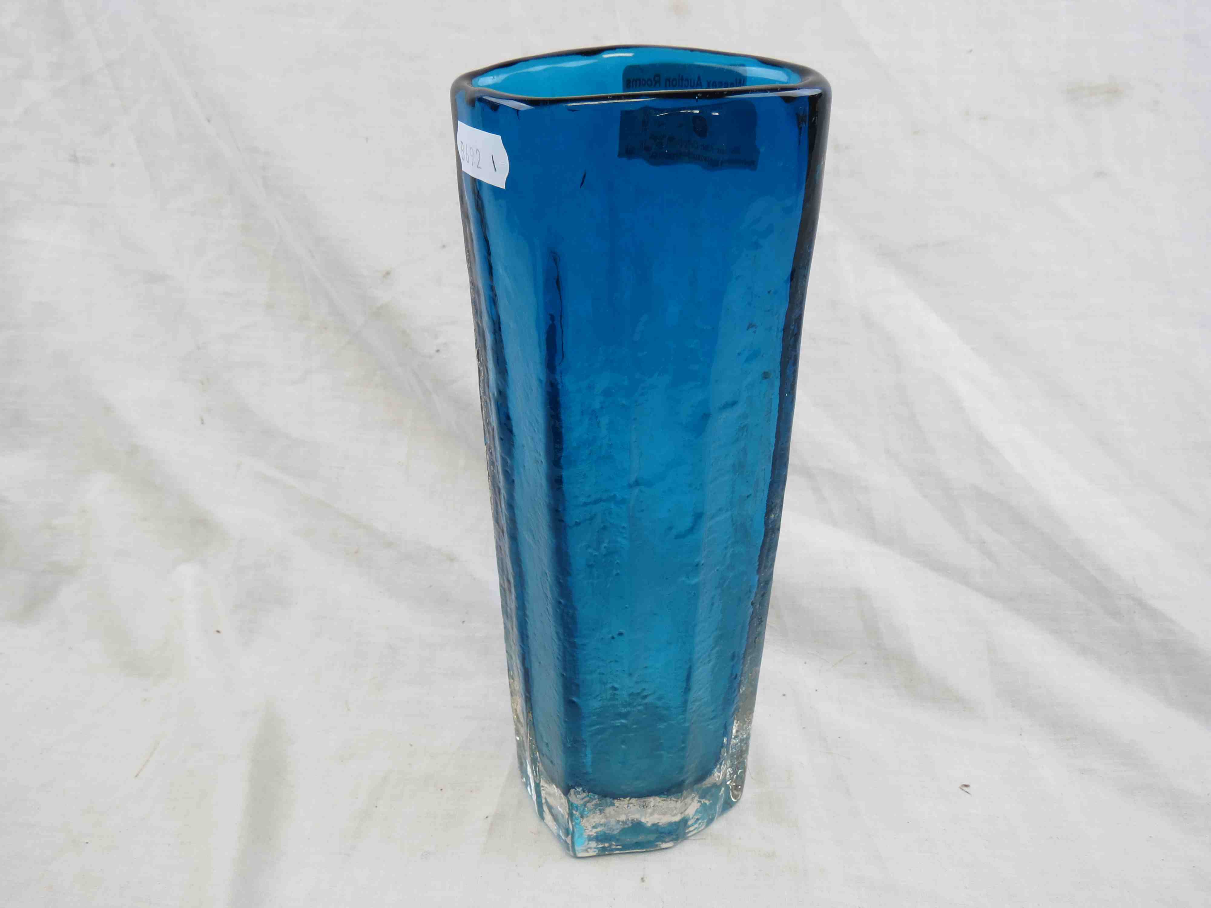 Geoffrey Baxter for Whitefriars kingfisher glass cucumber vase, pattern number 9679, textured - Image 2 of 7