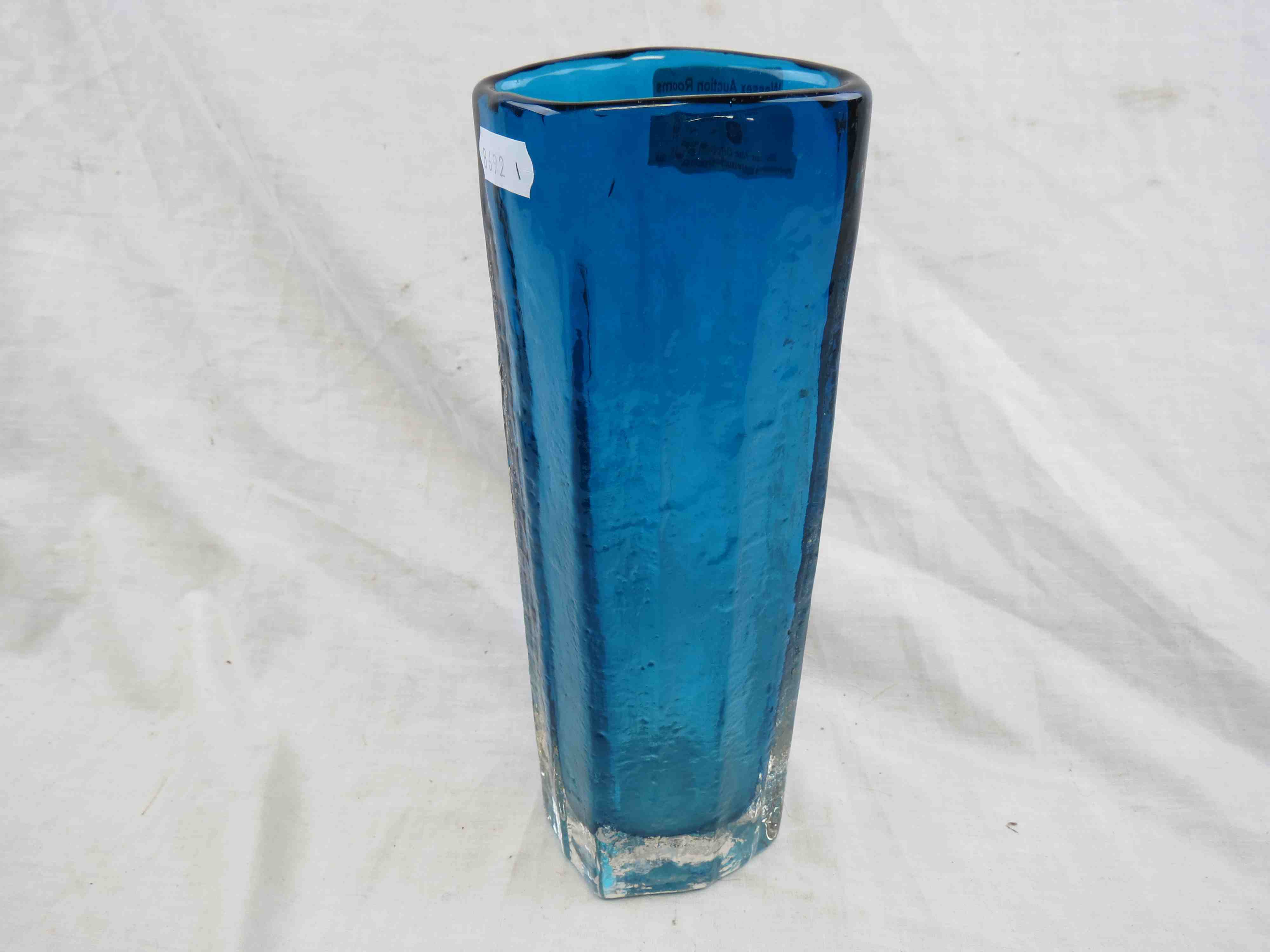 Geoffrey Baxter for Whitefriars kingfisher glass cucumber vase, pattern number 9679, textured - Image 3 of 7