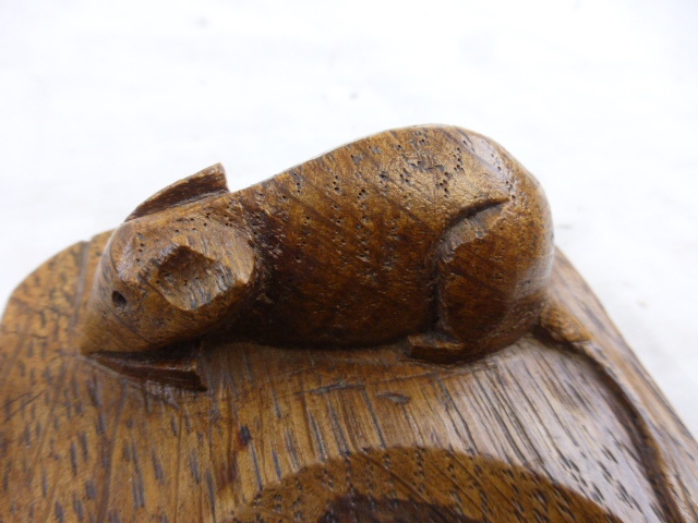 Robert 'Mouseman' Thompson of Kilburn: an oak ashtray of standard rectangular form with carved mouse - Image 3 of 9