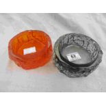 Two Geoffrey Baxter for Whitefriars bark ashtrays, tangerine and pewter, diameter approximately 12cm