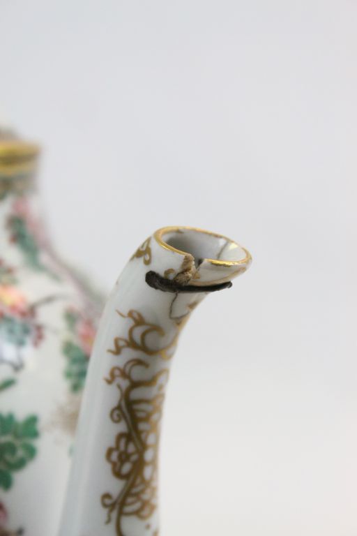 Antique Oriental ceramic Teapot with hand painted Floral design, Dragon handle, Gilt detailing and - Image 4 of 6