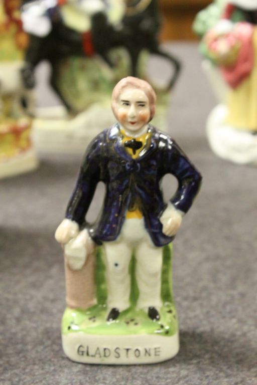 Collection of vintage Staffordshire & Staffordshire style figures - Image 5 of 5