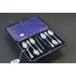 Boxed Set of Six Silver Tea Spoons and Sugar Tongs, London 1914