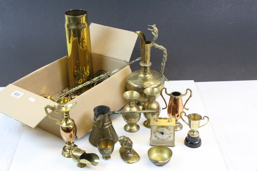 Collection of Brass & Copper items to include a large Shell