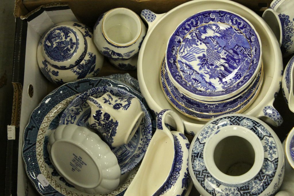 two boxes of vintage blue & white ceramics to include Royal Worcester, Wade & Ironstone - Image 2 of 4