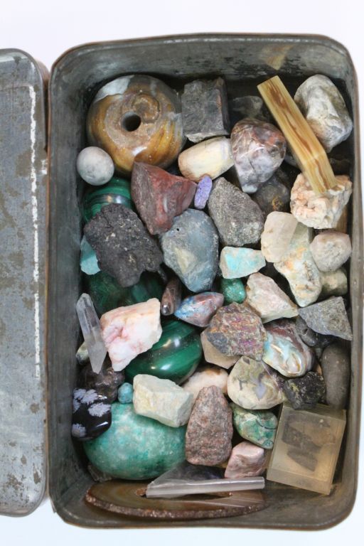 Collection of Polished and Unpolished Stones to include Malachite Eggs, Turquoise, Quartz, etc - Image 2 of 3
