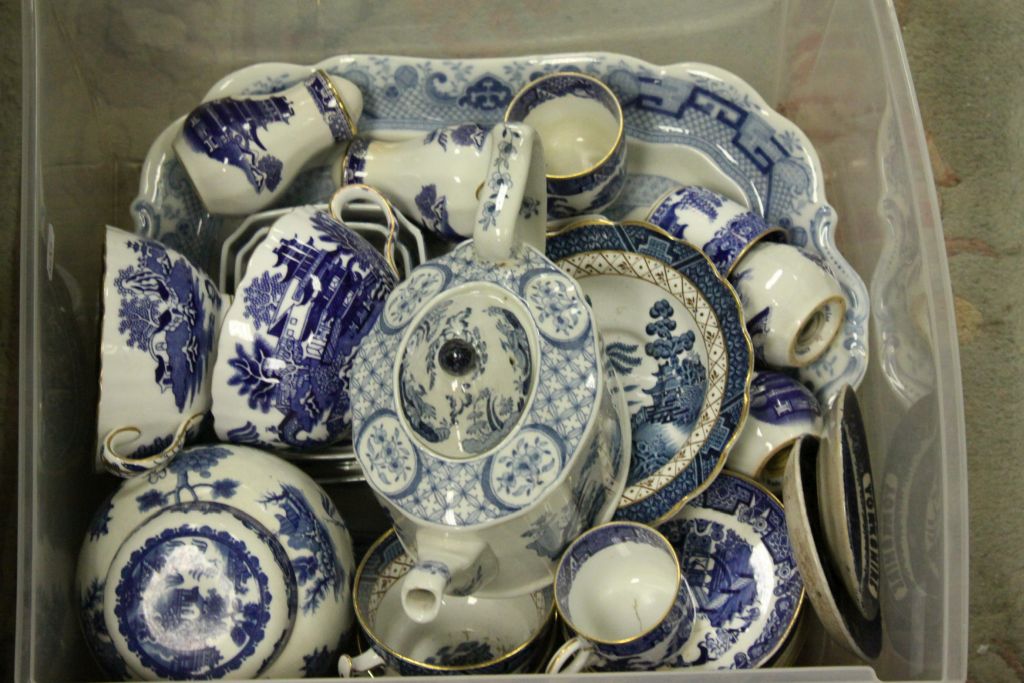 two boxes of vintage blue & white ceramics to include Royal Worcester, Wade & Ironstone - Image 4 of 4