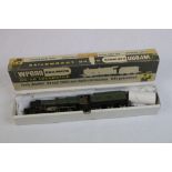 Boxed Wrenn OO gauge W2222 4-6-0 GWR Devizes Castle locomotive, repair to box