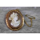 Victorian cameo 9ct rose gold brooch, classical Roman female profile, collet setting, rope twist