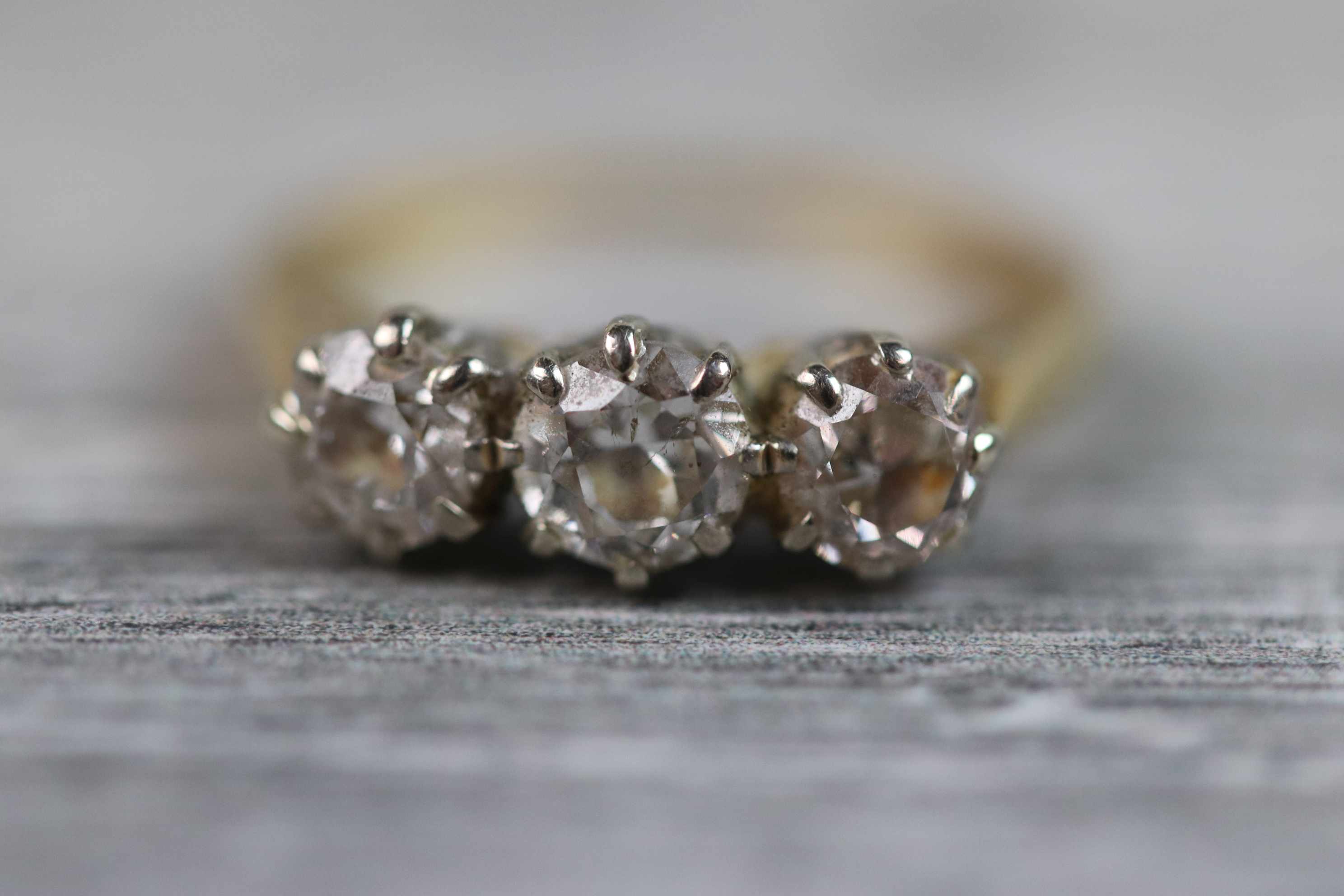 Diamond three stone 18ct yellow gold and platinum set ring, three round brilliant cut diamonds, claw - Image 6 of 20