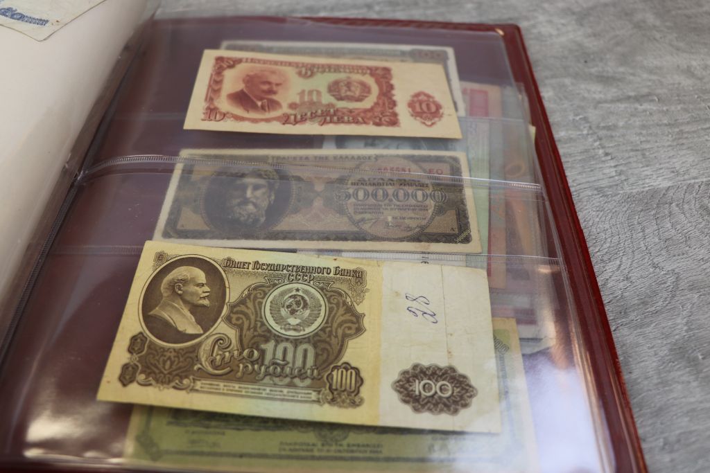 Album of Mixed World Banknotes to include WW2 issue - Image 12 of 14