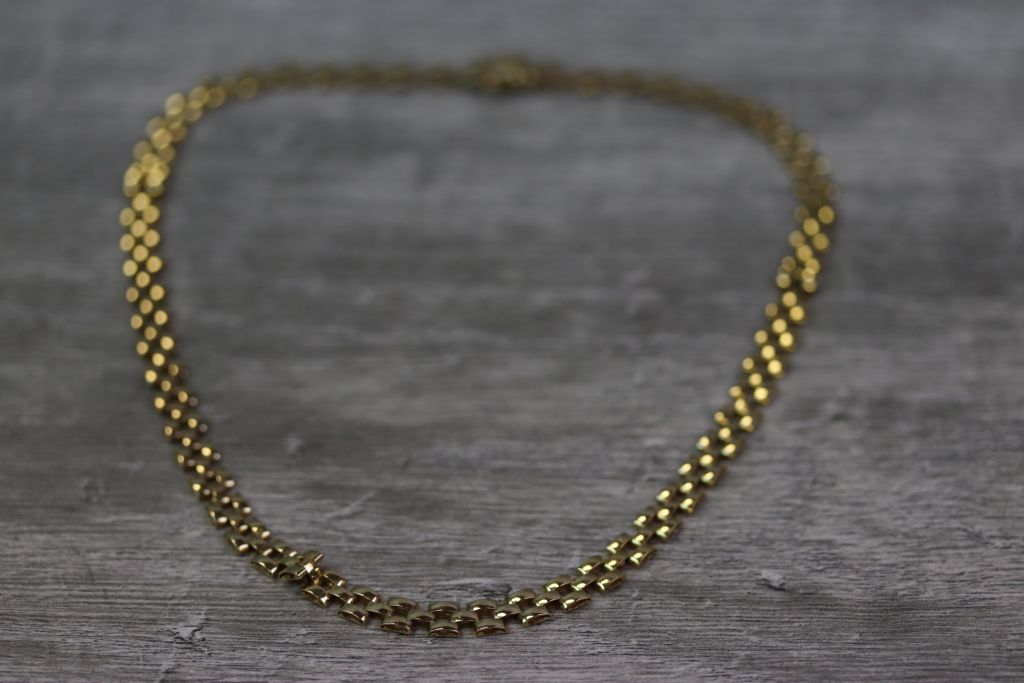 9ct yellow gold brick link necklace, width approximately 6mm, tongue and box clasp with safety