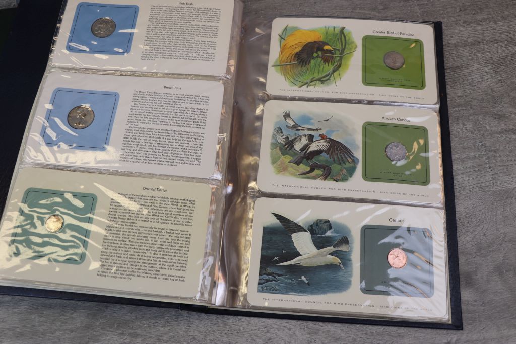 Album of Royal Family Coin covers plus another Album of Bird Preservation Council World coin covers - Image 3 of 10