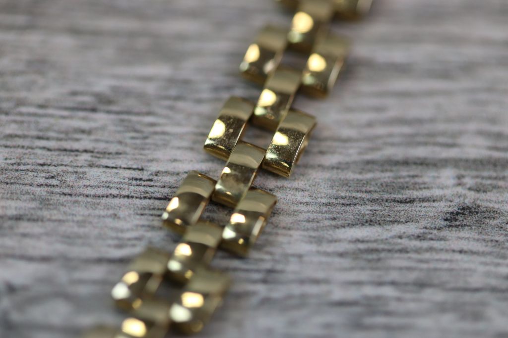 9ct yellow gold brick link necklace, width approximately 6mm, tongue and box clasp with safety - Image 3 of 4