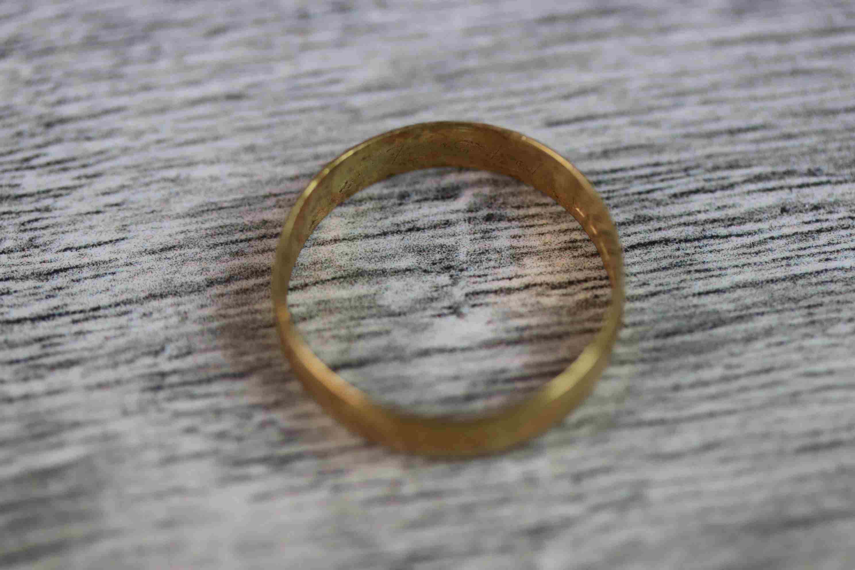 18ct yellow gold wedding band, width approximately 4.5mm, ring size N½ - Image 2 of 3